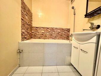 Na predaj veľký 2 izb byt na Nábreží Dunaja Komárno - 9