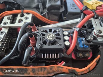 Arrma Typhon 6S BLX - cena v texte - 9