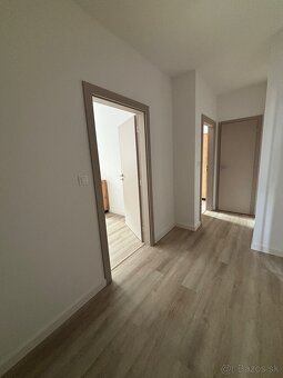 Na prenájom 4 izb. byt Hlohovec s 2 parkovacími miestami - 9