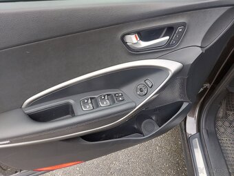 Hyundai Santa Fe 2.2 CRDi 4x4 Premium A/T - 9