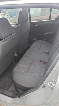 Predám SUZUKI swift 1.3 benzin - 9