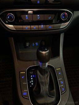 Hyundai i30 combi 2019 diesel AT - 9