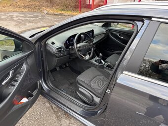 hyundai i30 cw combi 1,6 crdi nafta r.v. 9/2020 - 9