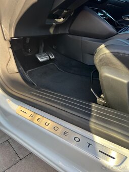 V záruke - Top výbava - Peugeot 2008 GT Line EAT 8 - 9