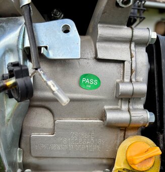 Rotacny kultivator motorovy HECHT 750 - 9