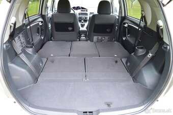 Toyota Verso 1.6i - 7 míst ,NAVI, kamera ,bez koroze - 9