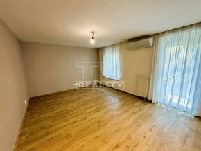 Na predaj veľkometrážny 3 - izbový byt v Petržalke - 82 m2 - 9
