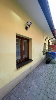 NA PRENÁJOM: Menší 2 izbový byt priamo v centre mesta na Pe - 9