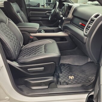 DODGE RAM 1500 5,7 HEMI ROCKY RIDGE 2022 - 9