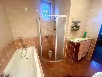 Dvojgeneračný 6 - izbový rodinný dom - Nižná Myšľa - 9