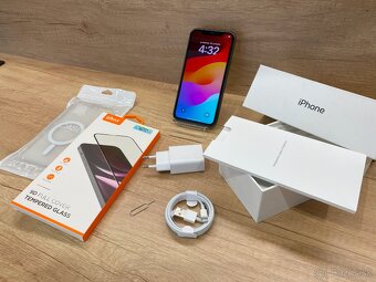 iPhone 11 black - super stav - 9