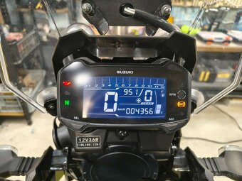 Suzuki V-strom DL250 - 9