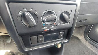 Volkswagen Polo 1.4 benzín, 44 kw. - 9