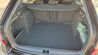 ŠKODA OCTAVIA COMBI 2.0 TDI STYLE DSG - 9