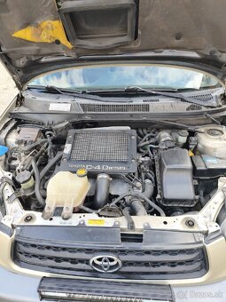 Toyota RAV4 2.0 D-4D, r.v. 2002 - 9