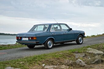 Mercedes Benz w123 200 - 9