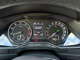 Superb Style Plus 1.8TSI DSG - 9