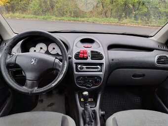 Peugeot 206+ 1,4 benzín 2008 - 9