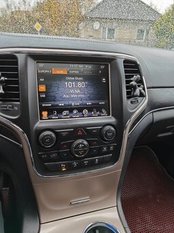 Jeep Grand Cherokee - 9