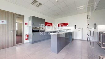 Na predaj/prenájom: výnimočný nebytový priestor v polyfunkčn - 9