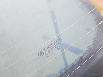 Predám zadné sklo piatych dverí Škoda Superb 2 Facelift - 9