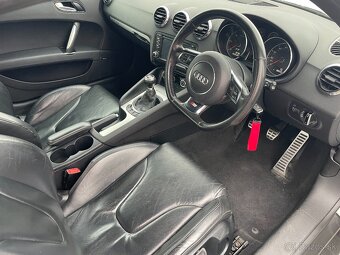 Audi TT 2.0TDi S-Line Quattro ANGLIČAN - 9