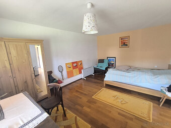 SLNEČNÝ REKONŠTRUOVANÝ ZARIADENÝ RODINNÝ DOM CHATA V KĽUDNEJ - 9