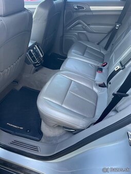 Porsche Cayenne 3.0Tdi 180kwPlatinum - 9
