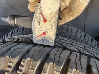 Predám Yokohama GEOLANDER A/T 245/70R16 - 9