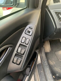 Hyundai ix35 - 9