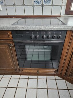 Masívna kuchynská linka z Nemecka so spotrebičmi - 9