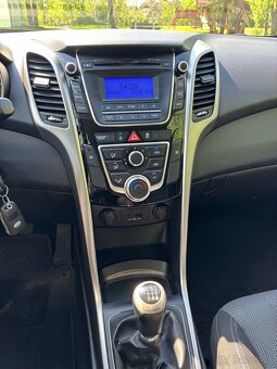 Hyundai i30 1.6 CRDi DOHC 16V Comfort - 9