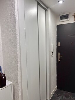 PREDAJ - 2 izbový byt NA NÁMESTÍ - 9