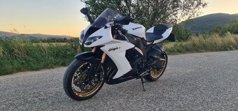 Kawasaki ZX10R - 9
