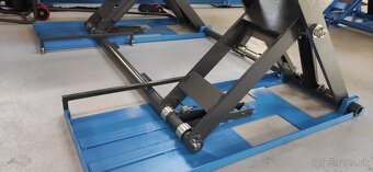 Mobilný nožnicový zdvihák 3-3500 kg/110-130 cmZÁRUKA - 9