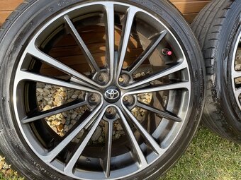 Toyota Toyota GT86 a Subaru BRZ 215 45 17 5x100 - 9