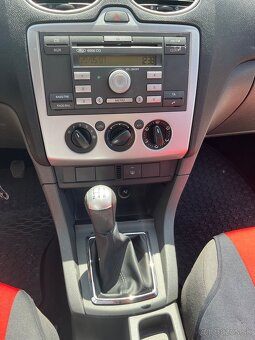 🔴 FORD FOCUS 1.6i – spoľahlivý benzínový hatchback - 9