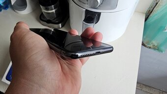 Apple iPhone X 256GB - puknutý zadok, nová batéria - 9