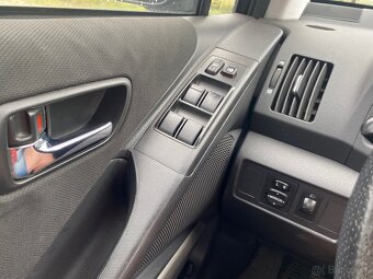 Toyota Corolla Verso - 9