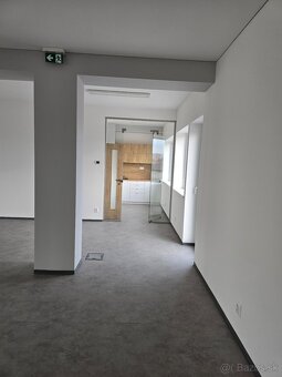 Kancelárske priestory voľné ihneď - 9
