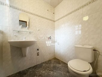 Dom v Strečne s terasou a záhradou - 390 m2 - 9