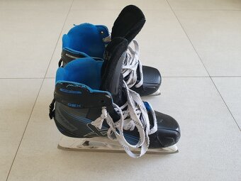 Predám brankárske korčule Bauer GSX 7D/42 - 9