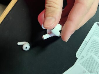 AirPods pro 3 - 9