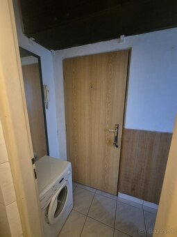 1-IZBOVÝ BYT S BALKÓNOM V KN. - 9