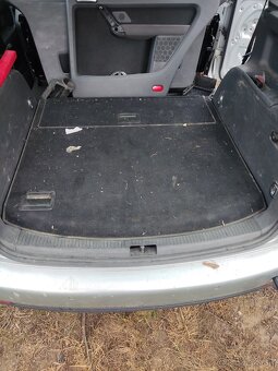 Touran 1,9TDi BLS 77kw 2008 - 9