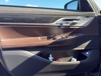 BMW Rad 7 740d xDrive A/T - 9