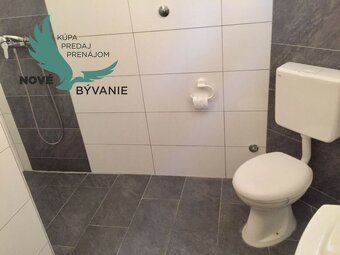 Na predaj dom 2x apartmán len 200m od mora v Chorvátsku na o - 9