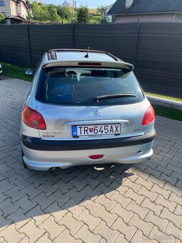 Predám Peugeot 206 1,1 2004 - 9