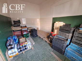 Na predaj nebytový priestor / obchod v centre obce Plešivec - 9