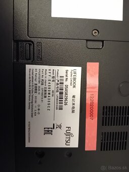 Fujitsu LifeBook E459 - 9